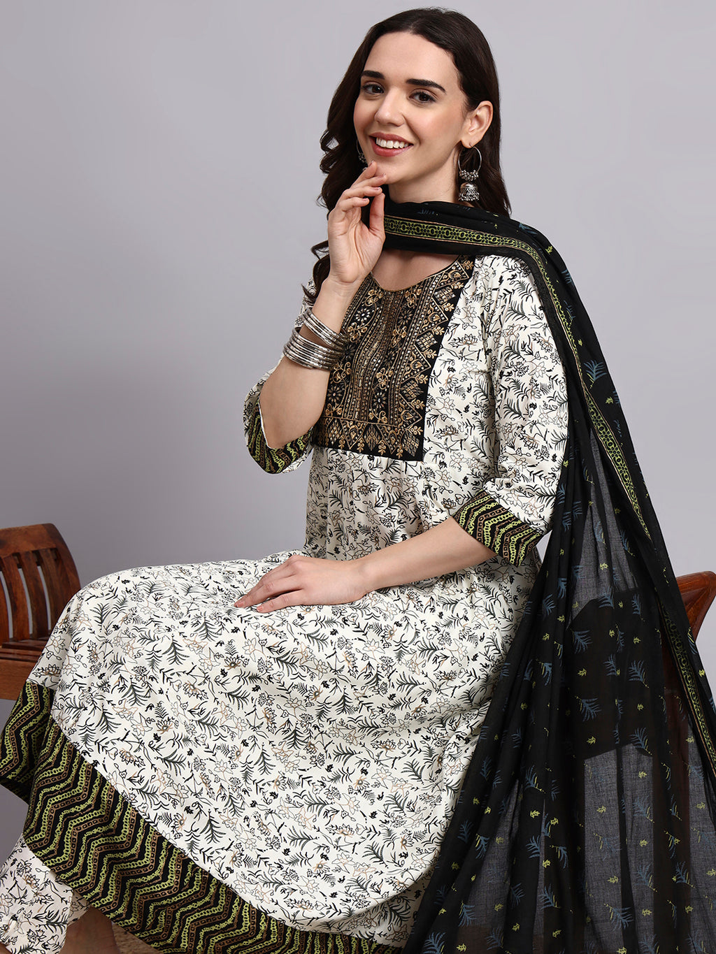 Women Cream Printed Cotton Katha kurta pant dupatta set