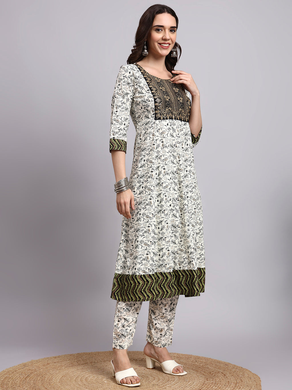 Women Cream Printed Cotton Katha kurta pant dupatta set