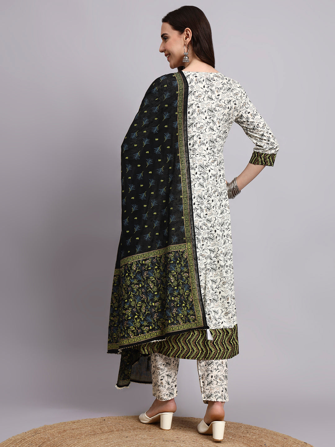 Women Cream Printed Cotton Katha kurta pant dupatta set