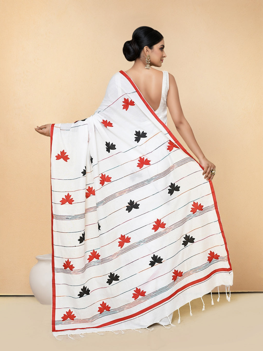 Women Multicolor Cotton Applic Saree with running Blouse Pcs