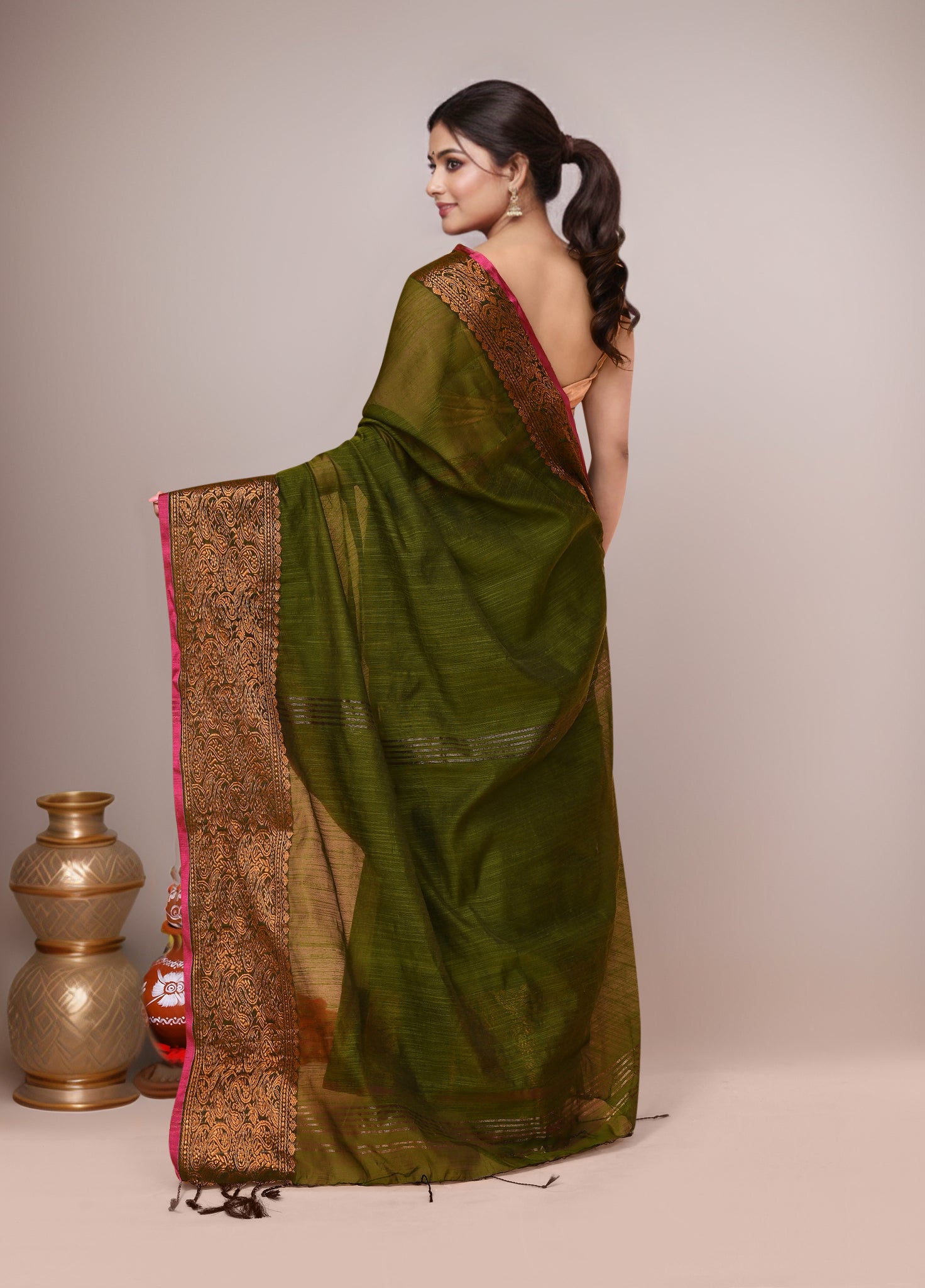 Women Mehandi Cotton Blend Handloom saree with Running Blouse