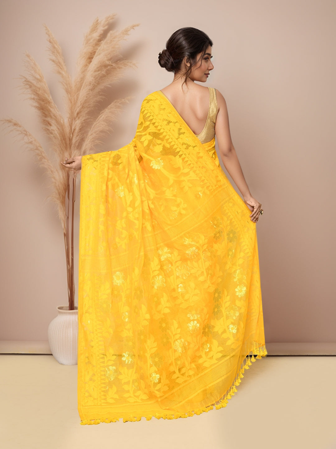 Women  Gold Black Cotton Belnd Jamdani Saree without Blouse